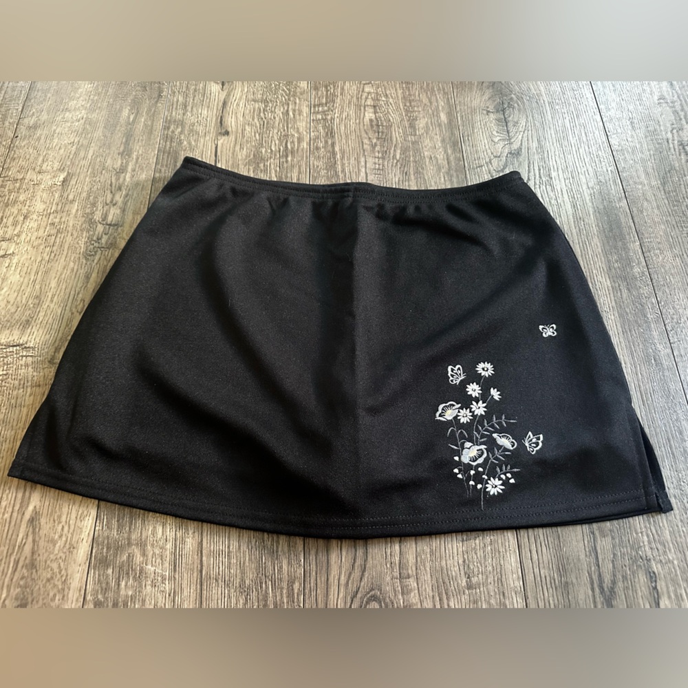 Vintage Black Skort with Embroidered Floral Detail